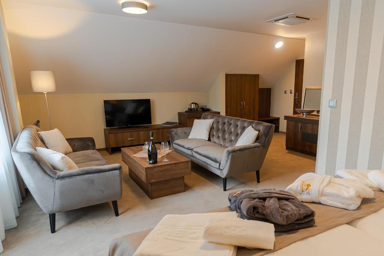 Hotel Demaenova **** Liptowski Mikułasz Zewnętrze zdjęcie