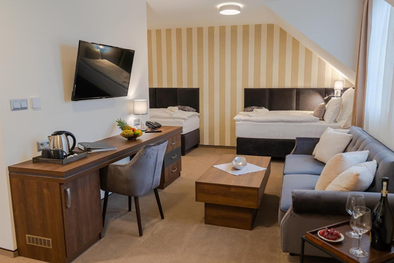 Hotel Demaenova **** Liptowski Mikułasz Zewnętrze zdjęcie