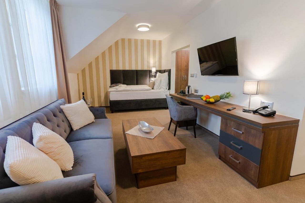 Hotel Demaenova **** Liptowski Mikułasz Zewnętrze zdjęcie